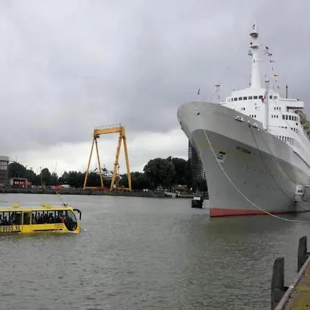 Ferienhaus On The Water With Veranda Simonshaven