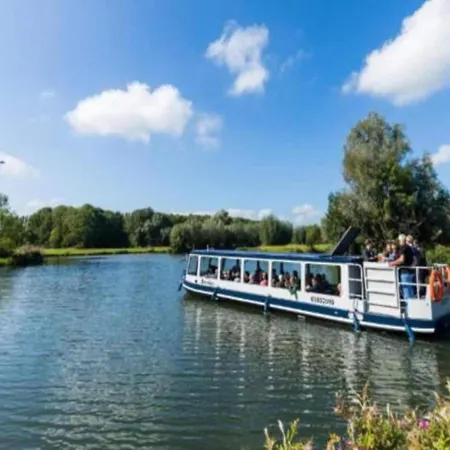 Ferienhaus On The Water With Veranda Simonshaven