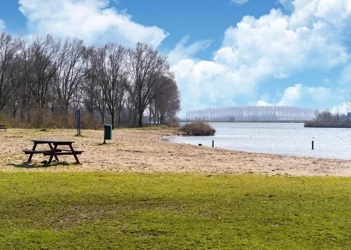 In South Holland With Private Jetty