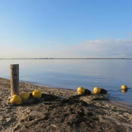 In South Holland With Private Jetty * Simonshaven